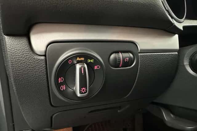 Volkswagen Golf (2012) thumbnail 4