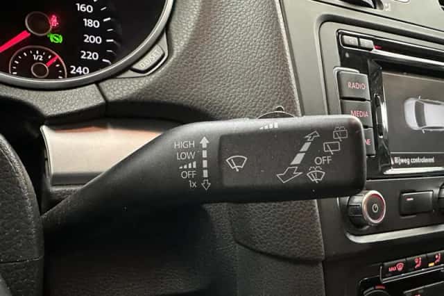 Volkswagen Golf (2012) thumbnail 5