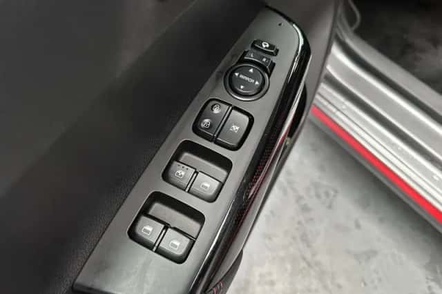 Kia Picanto (2022) thumbnail 3