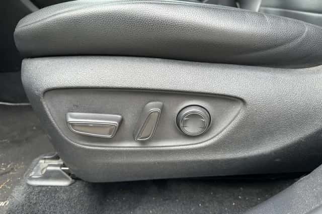 Toyota Highlander (2021) thumbnail 4
