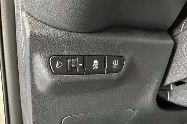 Kia Picanto (2025) thumbnail 4