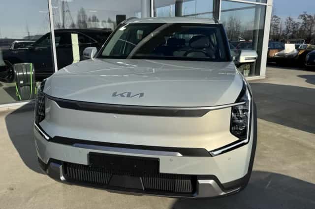 Kia EV9 (2026) thumbnail 2