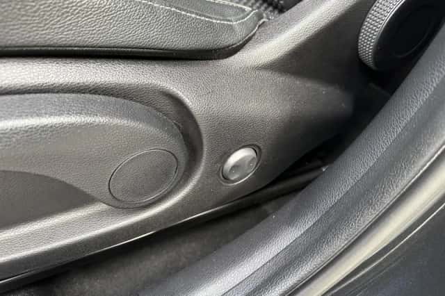 Kia XCeed (2020) thumbnail 3