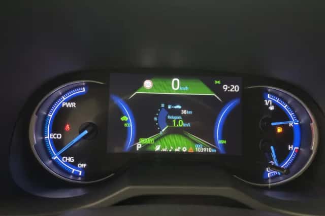 Toyota RAV4 (2021) thumbnail 4