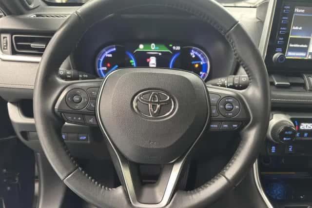 Toyota RAV4 (2021) thumbnail 5