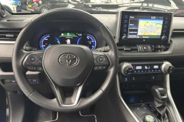 Toyota RAV4 (2021) thumbnail 6