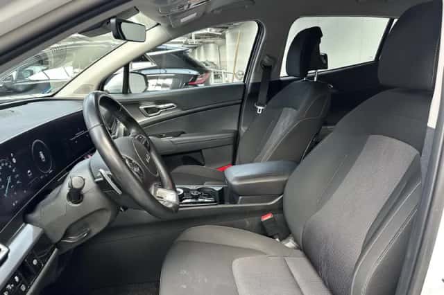Kia Sportage (2023) thumbnail 2