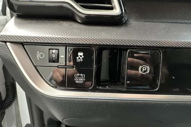 Kia Sportage (2023) thumbnail 4