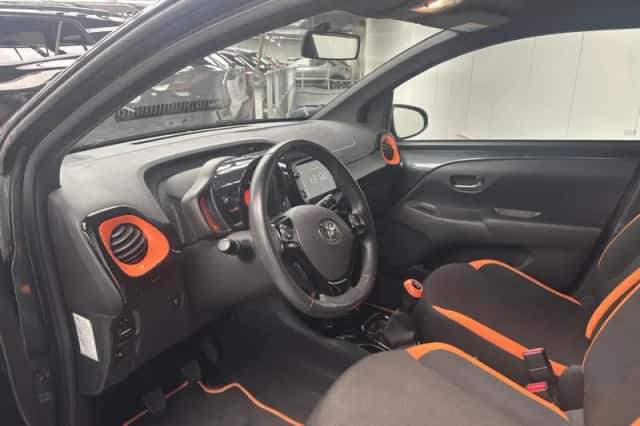 Toyota Aygo (2021) thumbnail 2