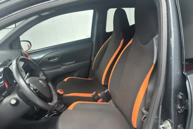 Toyota Aygo (2021) thumbnail 3