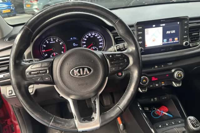 Kia Rio (2017) thumbnail 6