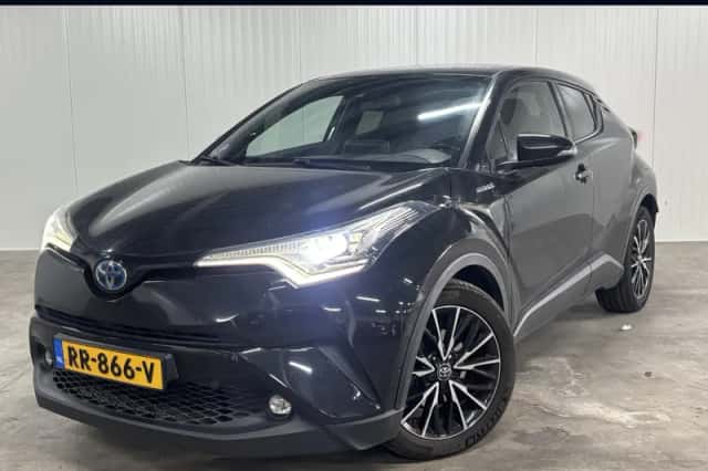Toyota C-HR (2018) thumbnail 1