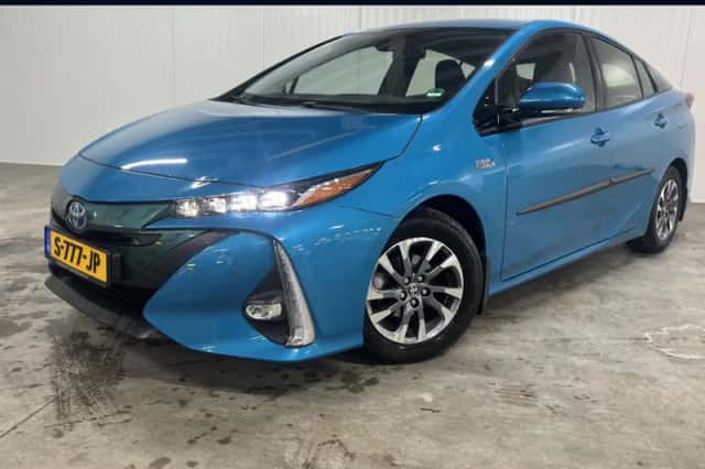Toyota Prius (2018) thumbnail 1