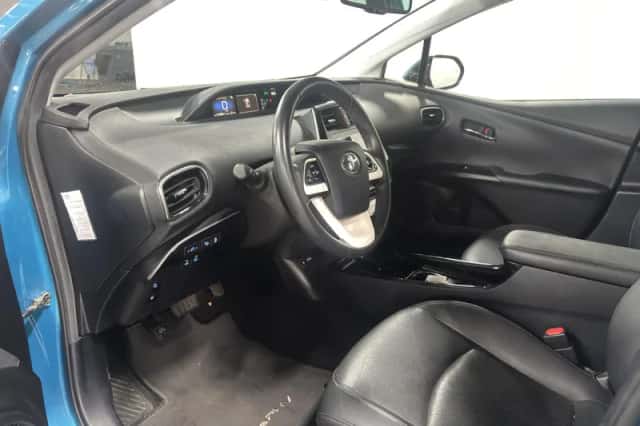 Toyota Prius (2018) thumbnail 3