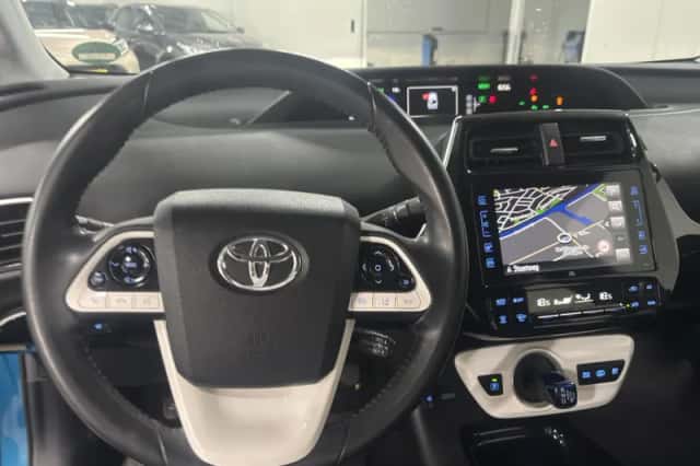 Toyota Prius (2018) thumbnail 4