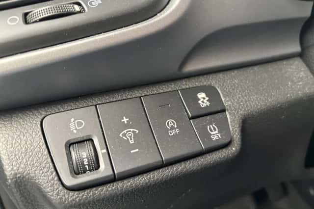 Kia Stonic (2023) thumbnail 6