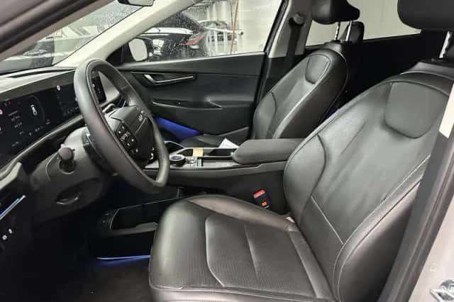 Kia EV6 (2025) thumbnail 2