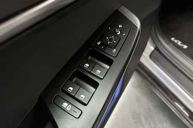 Kia EV6 (2025) thumbnail 3