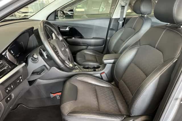 Kia Niro (2022) thumbnail 2