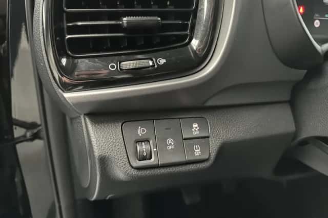 Kia Stonic (2025) thumbnail 4