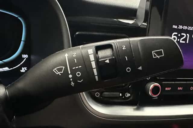 Kia Stonic (2025) thumbnail 5