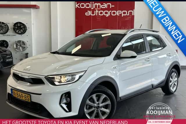 Kia Stonic (2021) thumbnail 1