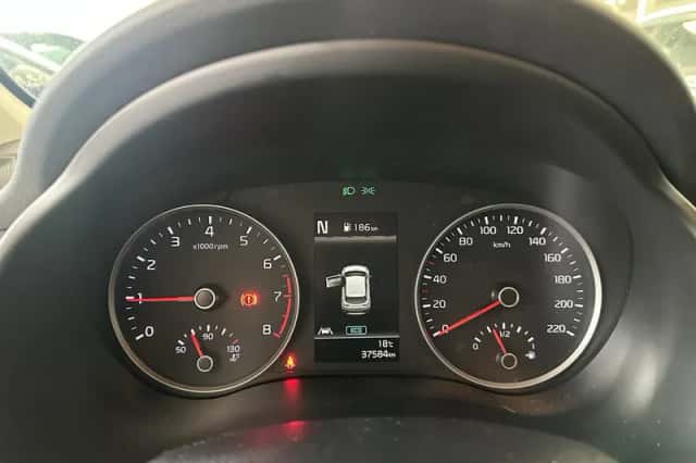 Kia Stonic (2021) thumbnail 5