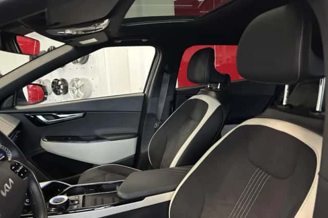 Kia EV6 (2024) thumbnail 3