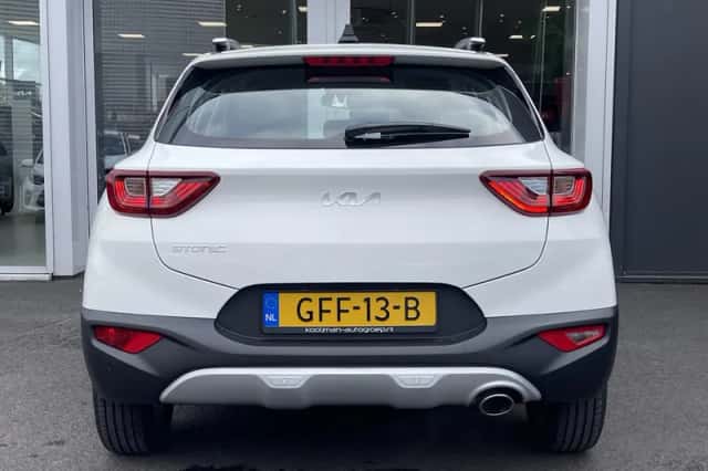 Kia Stonic (2024) thumbnail 3