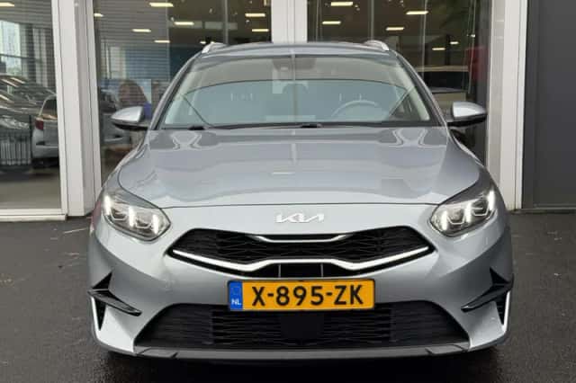 Kia Ceed (2024) thumbnail 2
