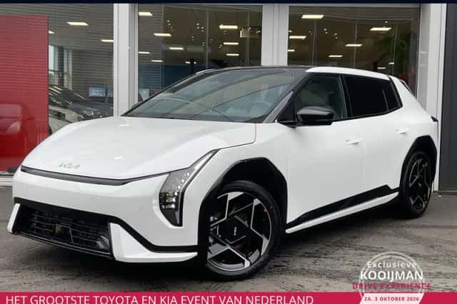 Kia EV4 (2026) thumbnail 1