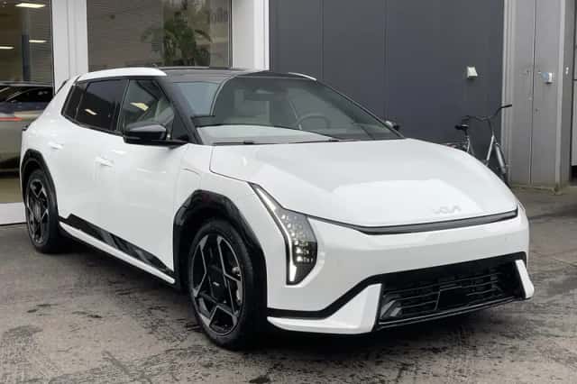 Kia EV4 (2026) thumbnail 2