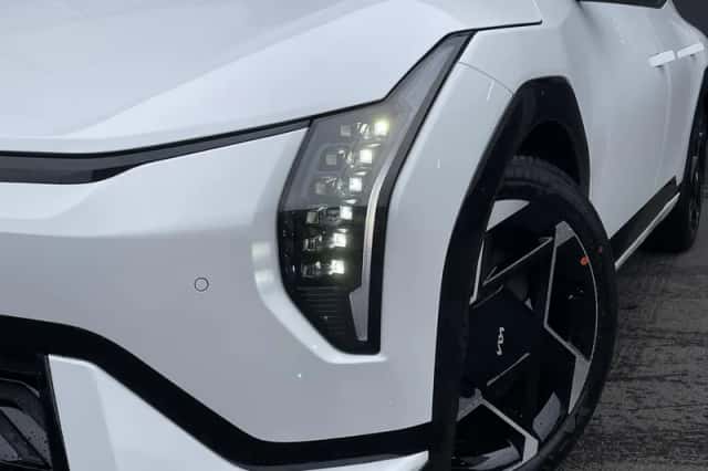 Kia EV4 (2026) thumbnail 5