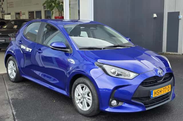 Toyota Yaris (2025) thumbnail 2