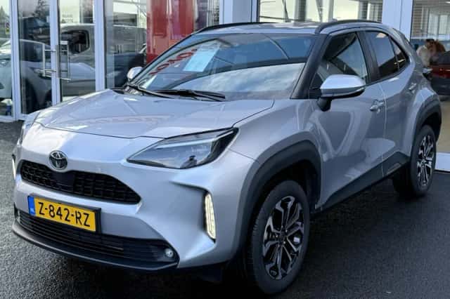 Toyota Yaris Cross (2024) thumbnail 3