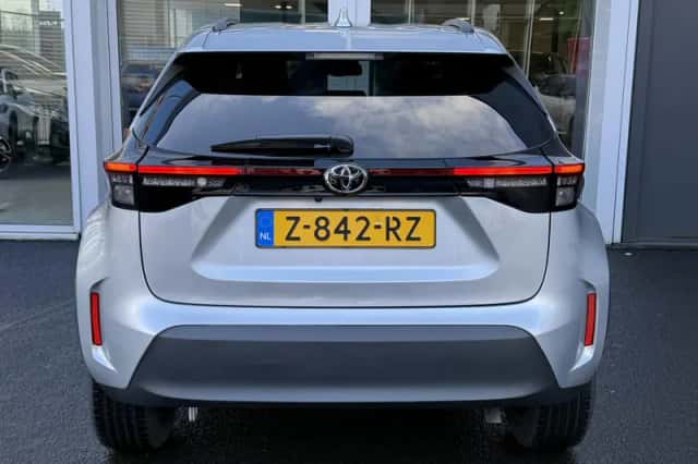 Toyota Yaris Cross (2024) thumbnail 5