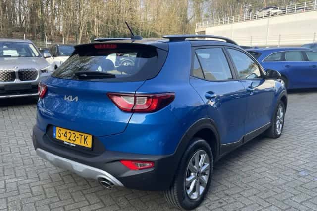 Kia Stonic (2023) thumbnail 4