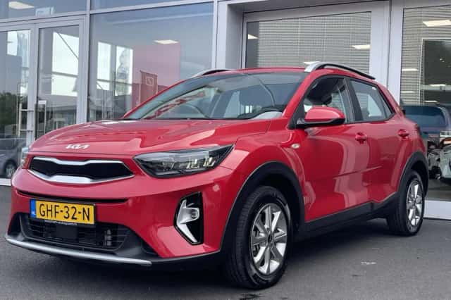 Kia Stonic (2024) thumbnail 5