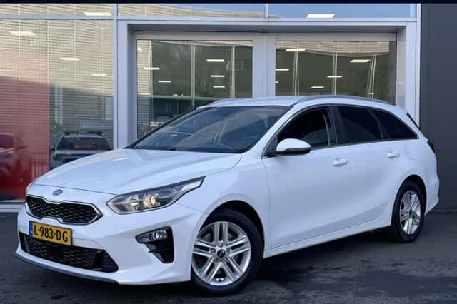 Kia Ceed Sportswagon (2021) thumbnail 1