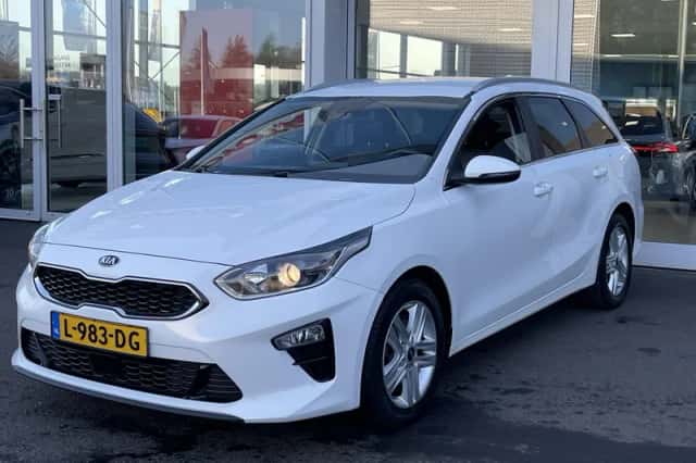 Kia Ceed Sportswagon (2021) thumbnail 5