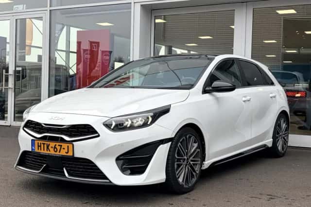 Kia Ceed (2025) thumbnail 2