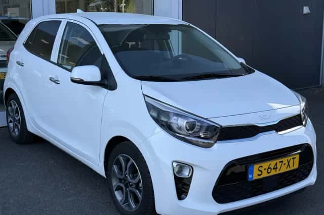 Kia Picanto (2023) thumbnail 2