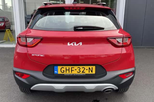 Kia Stonic (2024) thumbnail 3