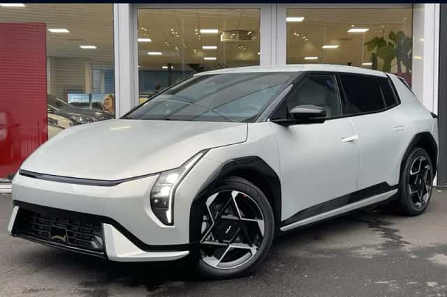 Kia EV4 (2026) thumbnail 1