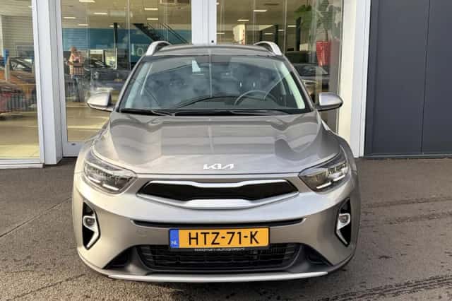 Kia Stonic (2025) thumbnail 4