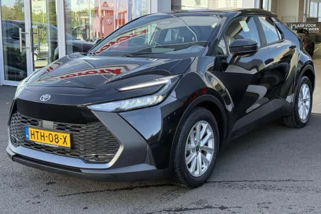 Toyota C-HR (2025) thumbnail 4