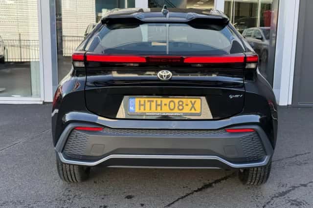 Toyota C-HR (2025) thumbnail 5