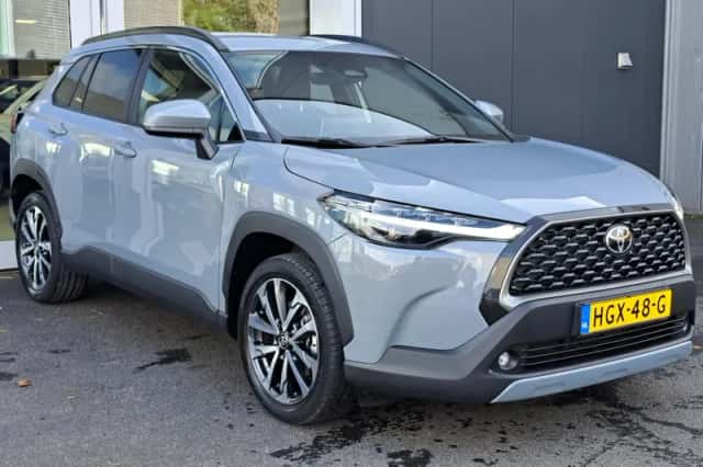 Toyota Corolla Cross (2025) thumbnail 3
