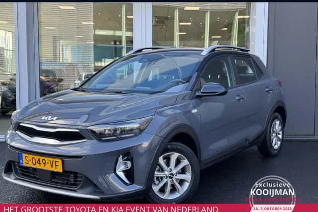 Kia Stonic (2023) thumbnail 1