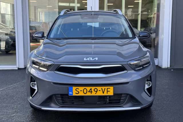 Kia Stonic (2023) thumbnail 2